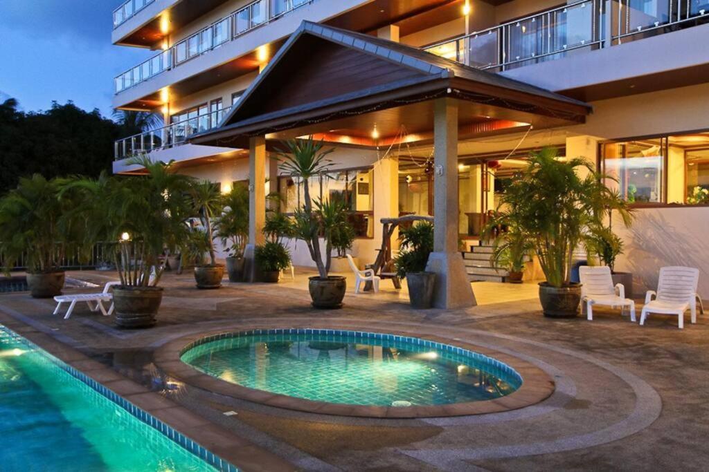 Serenity Shores - 2 King Bed - Beachfront Penthouse *